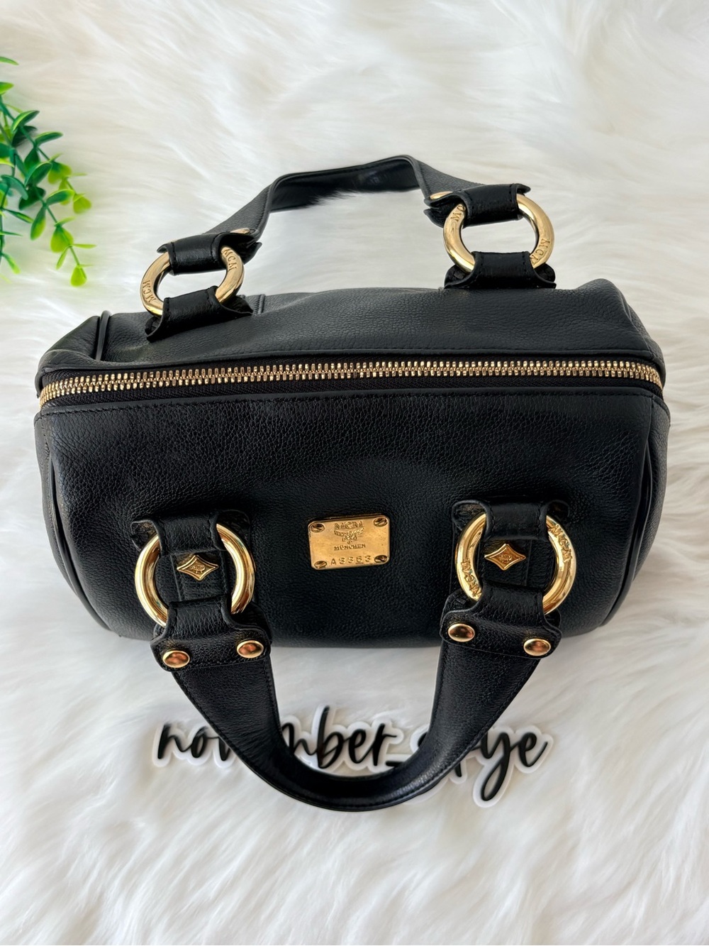 MCM Black Leather Bauletto Boston bag with Gold Hardware - Picture 10 of 16